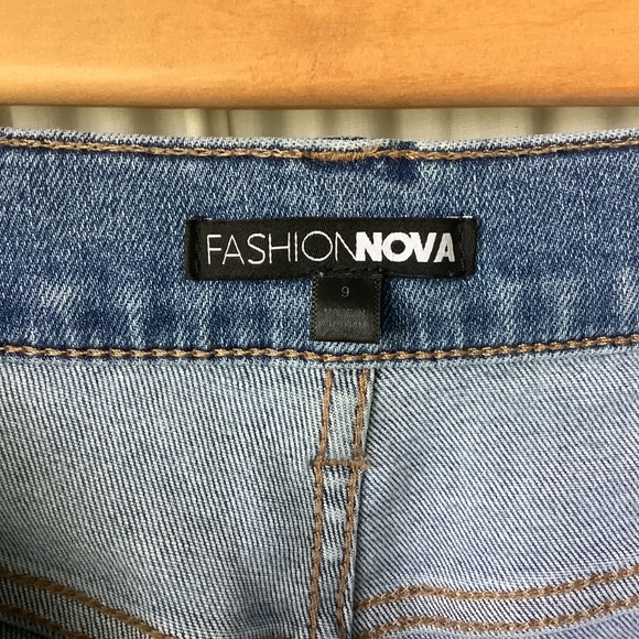Fashion Nova Denim Jeans Side Ankle Slit Killing ‘Em Softly Size 9 - Picture 4 of 8